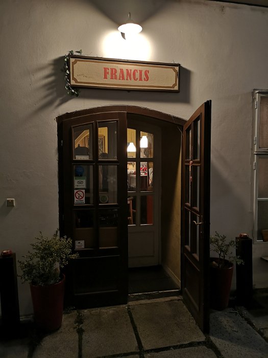 Francis – Beer Café (3)