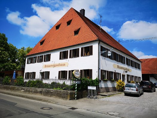 HOLZHAUSER Brauereigasthaus (1)